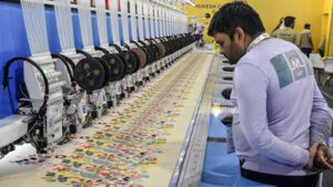 Surat cloth units to stay shut 2 days a week to control product, attack labour extremity